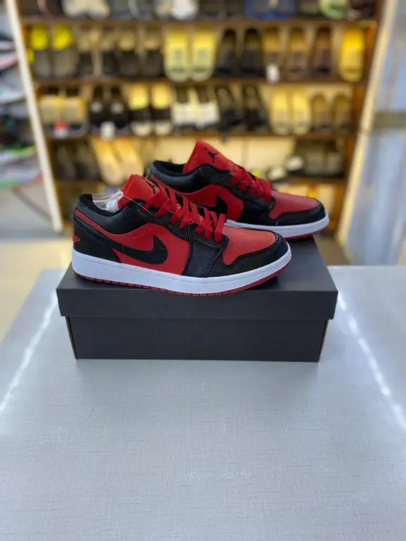 IMG-20231224-WA0707 jordan first copy shoes